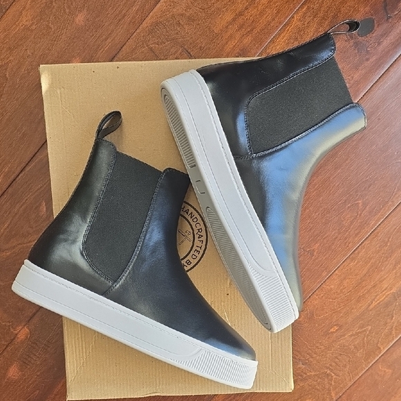 Chelsea Black Leather Slip-On Sneakers - Picture 3 of 6